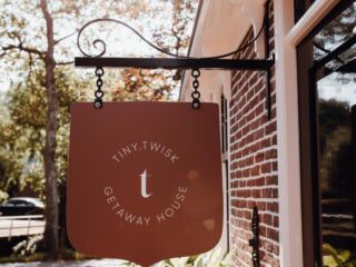 c6fb6430-7eb8-442e-b9d2-dcba8ad474a3